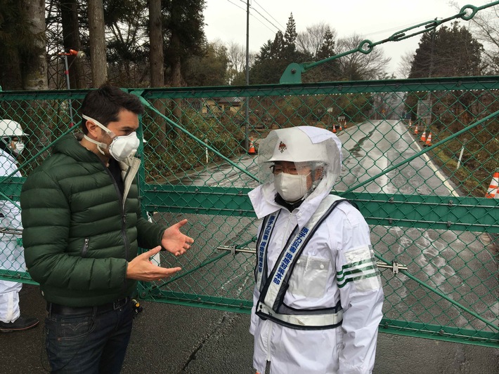 Stefan Gödde betritt nur fünf Jahre nach dem GAU die Sperrzone von Fukushima - Foto:  Presseportal.de